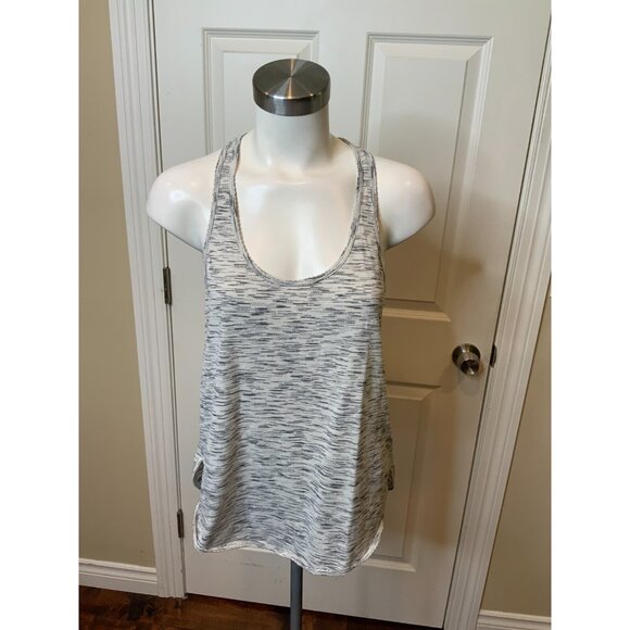 Lululemon Gray Heathered Stripe Scallop Trim Tank Top, Size 6 - Picture 1 of 5